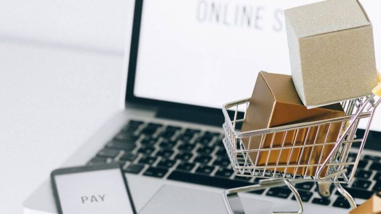 L'Ecommerce: è così da oltre 25 anni. Siamo sicuri che non si possa evolvere in un modello più efficiente per un consumatore cosmetico