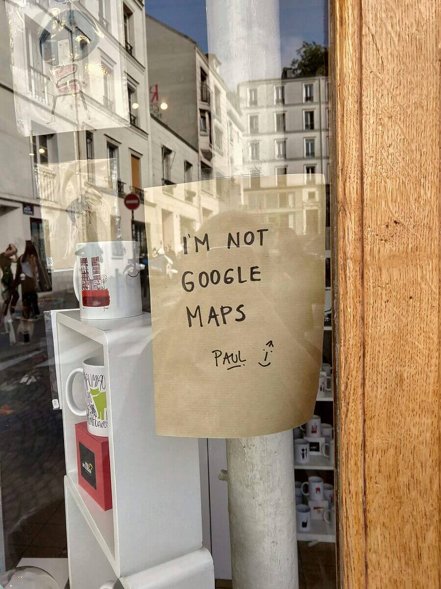Il segnaposto di un punto vendita su Google Maps, posizionato sull’ingresso del negozio