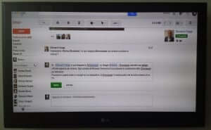Finestra di Google Chrome condivisa su monitor LED via Google Chromecast